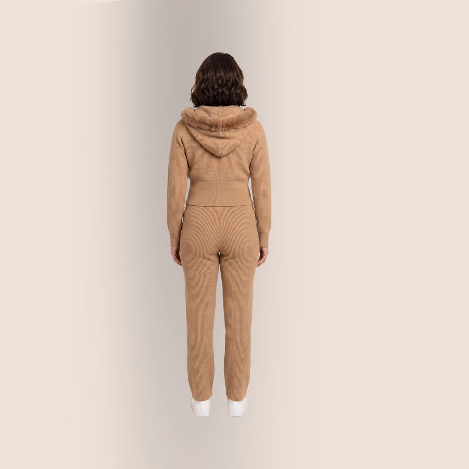 Conjunto Tejido Mujer con Capucha Peluche - Camel