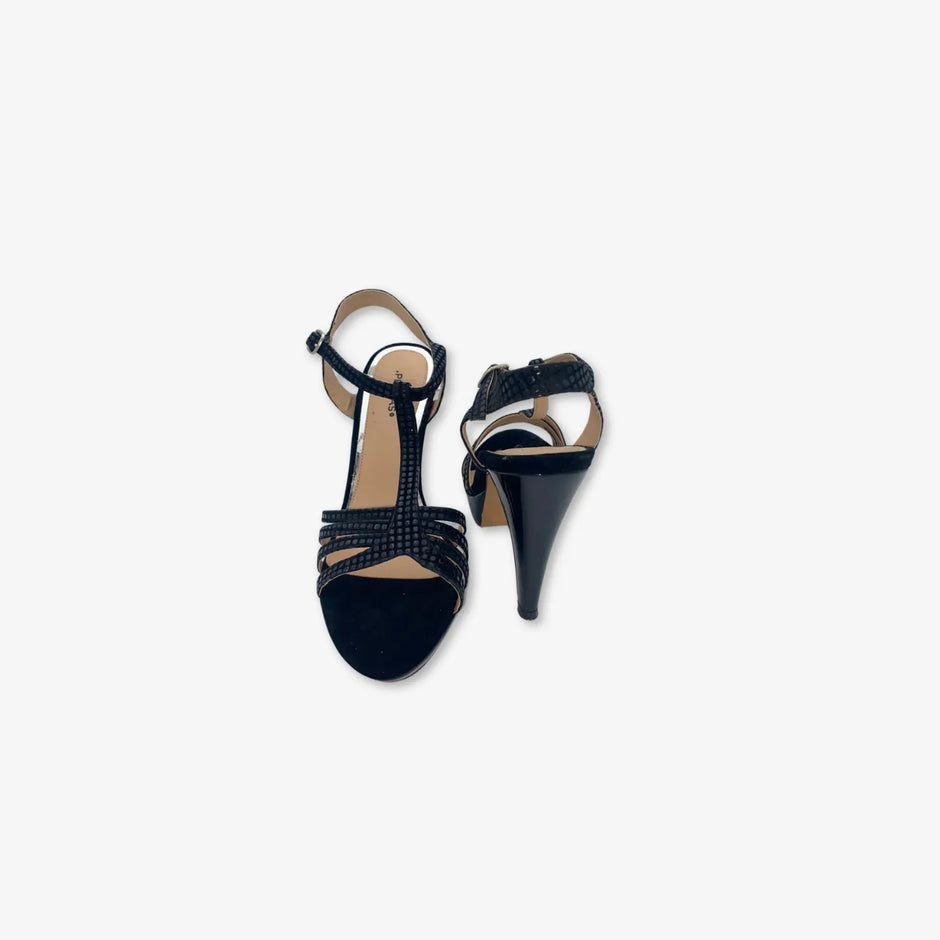 Tacones  para mujer con tiras color negro charol