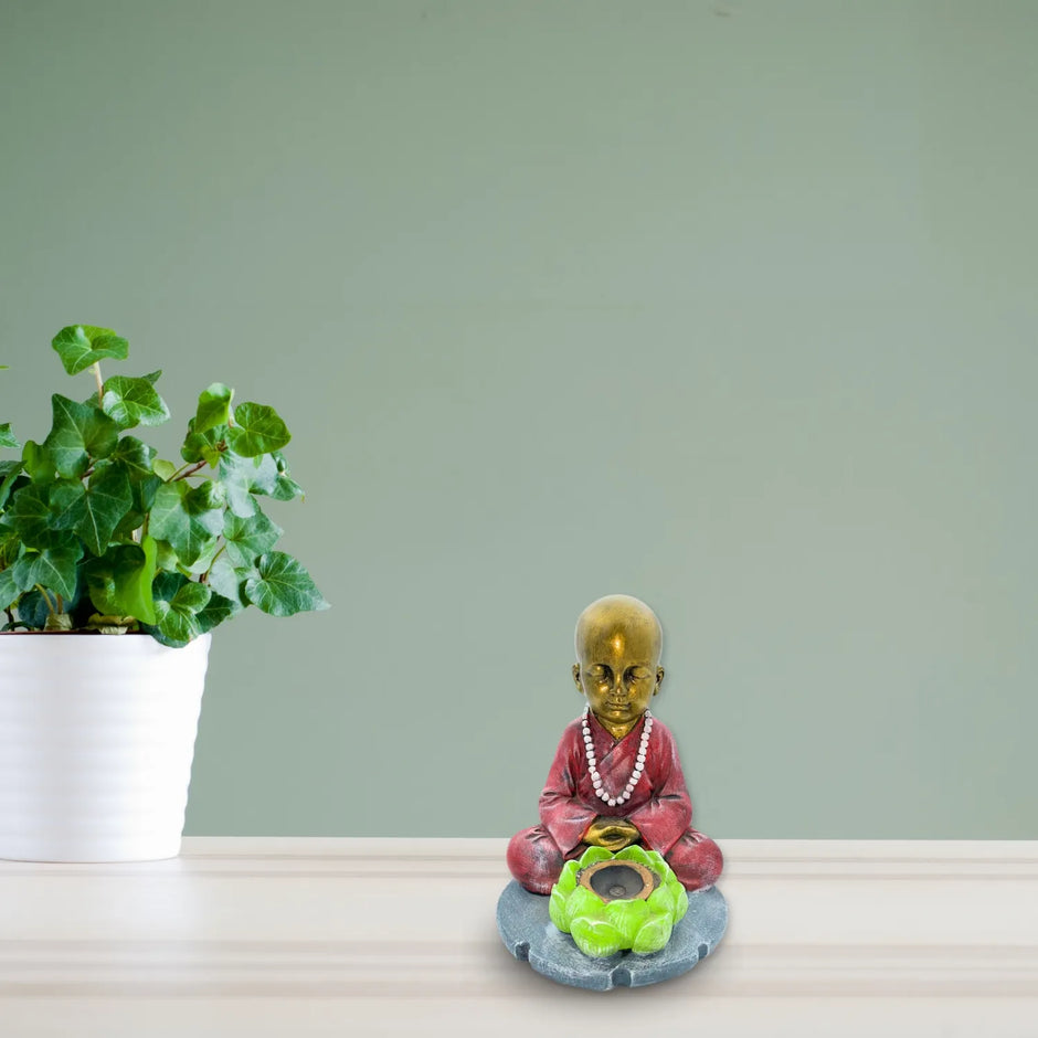 Escultura de Buda Sentado con la Flor de Loto