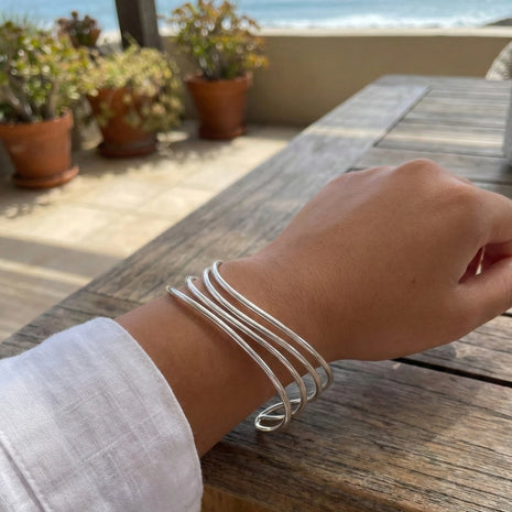 Brazalete K-Slim Suwon - Estilo Coreano