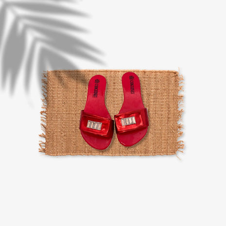 Sandalias planas elegantes para mujeres color rojo con detalles