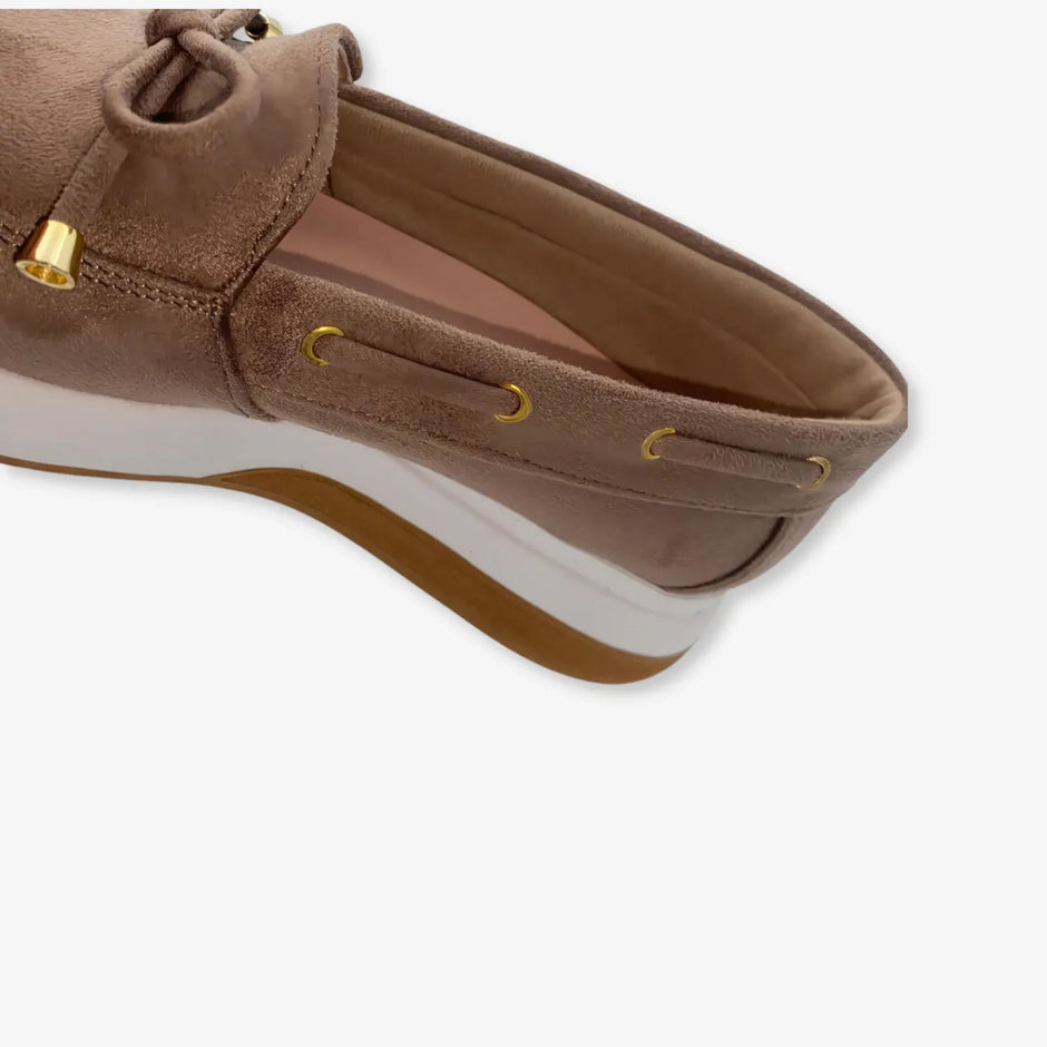 Zapatos para mujer con Detalle pasador Gamuza color Niu Oscuro