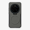 Case CamShield Carbono Honor Magic 7 Pro en Gris Plateado: diseño en fibra de carbono, tapa de cámara que se abre como parante, compatible con accesorios magnéticos