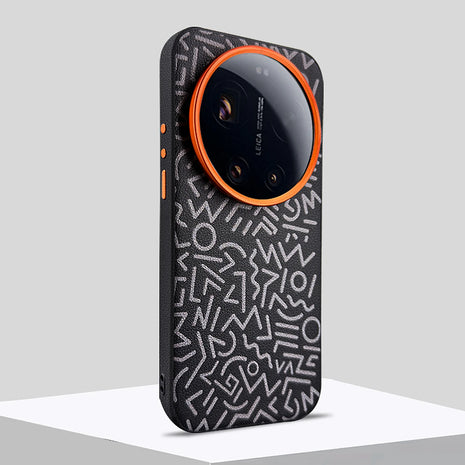 Case Core Paracas Armor con el Xiaomi 17 Ultra puesto, vista en ángulo