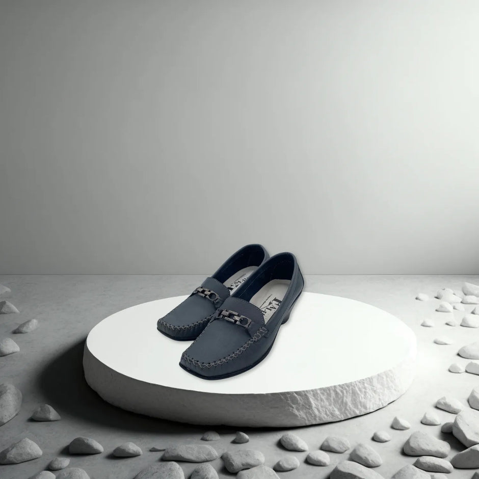 Zapatos Mocasin para mujer con taco color acero con detalle