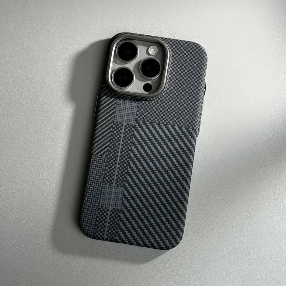 Case Ultra Delgado con Diseño Fibra de Carbono - iPhone 15 Pro | Luxo Negro 03